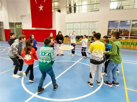 Afyonkarahisar Gençlik Merkezi ÇEDES Projesi ile öğrencilere çevre bilinci aşıladı.